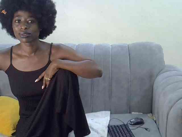 Divaslutty webcam