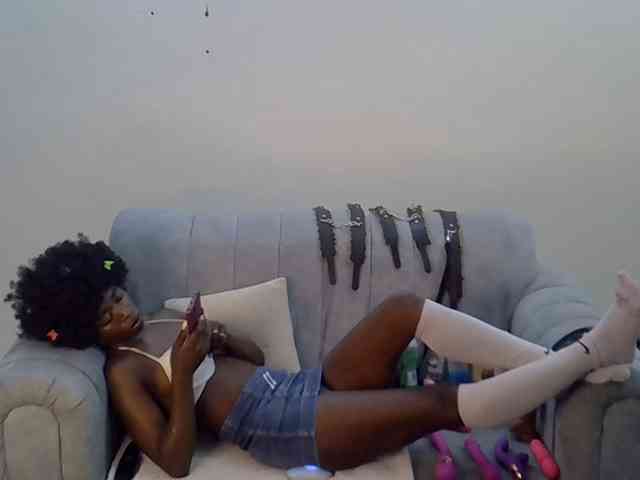 Divaslutty webcam