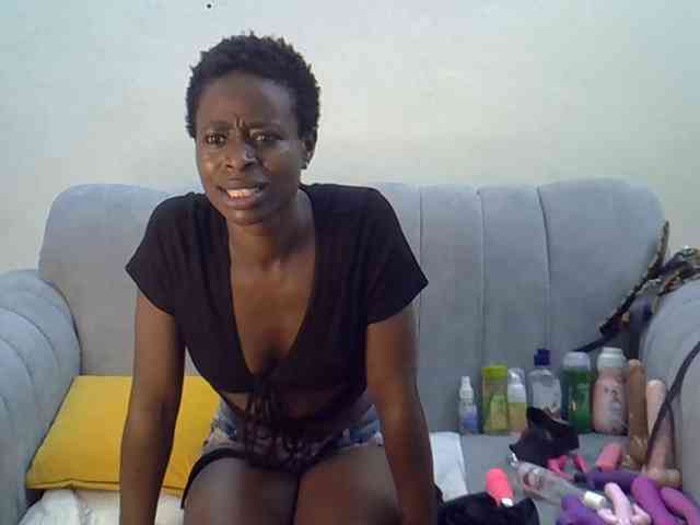 Divaslutty webcam