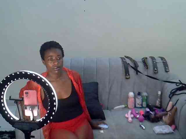 Divaslutty webcam