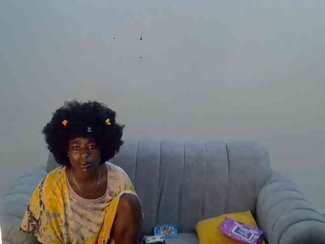 Divaslutty webcam