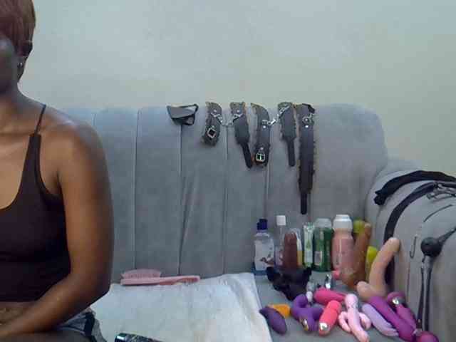 Divaslutty webcam