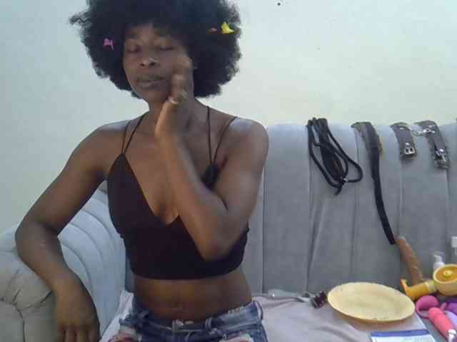 Divaslutty webcam