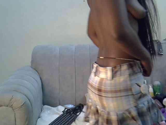 Divaslutty webcam