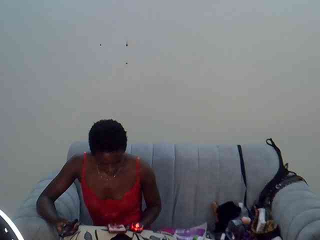 Divaslutty webcam