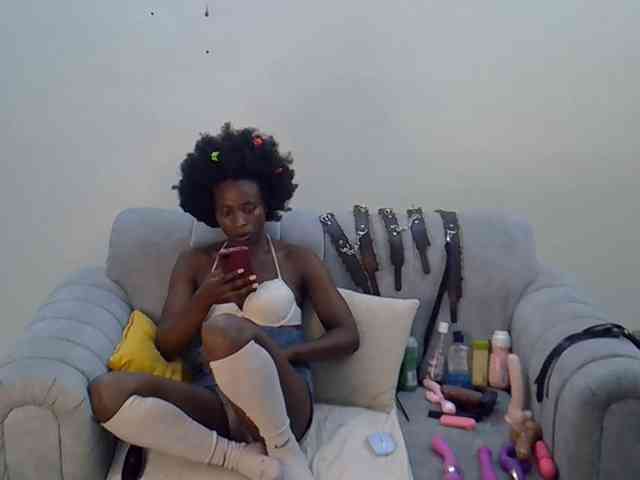 Divaslutty webcam