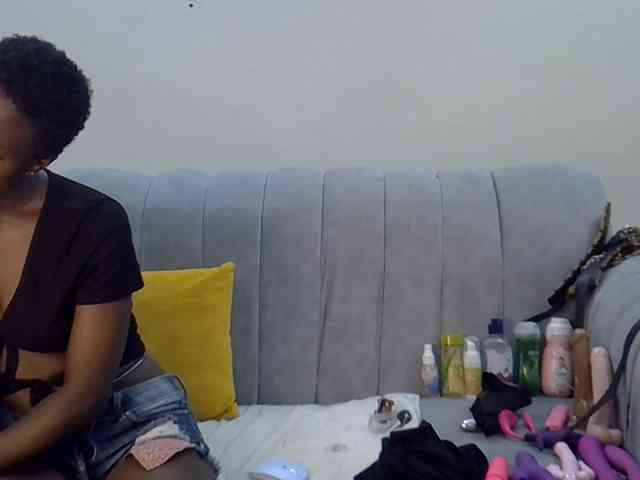 Divaslutty webcam