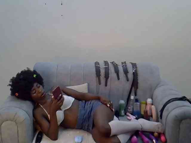 Divaslutty webcam