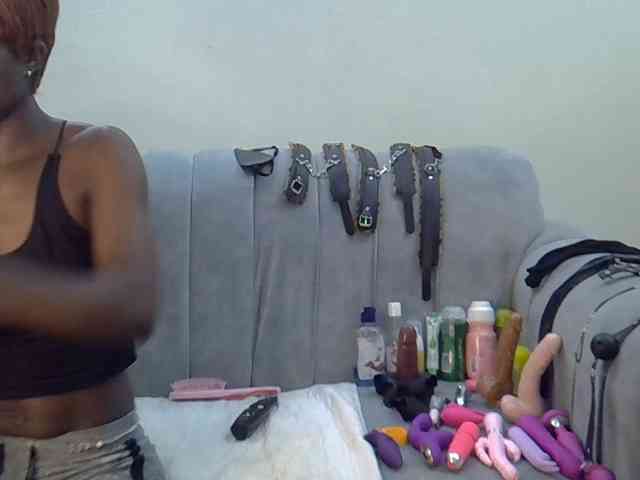 Divaslutty webcam