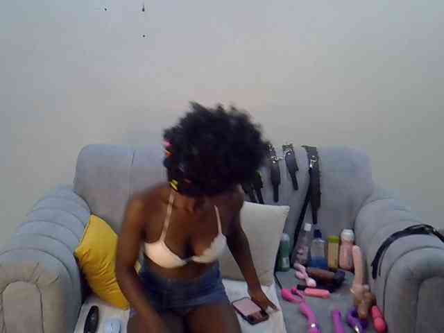 Divaslutty webcam