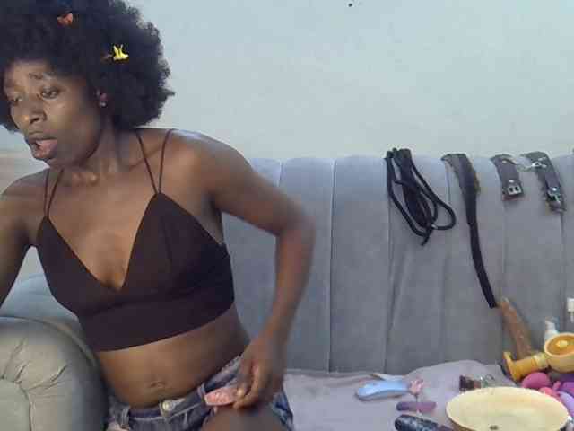 Divaslutty webcam