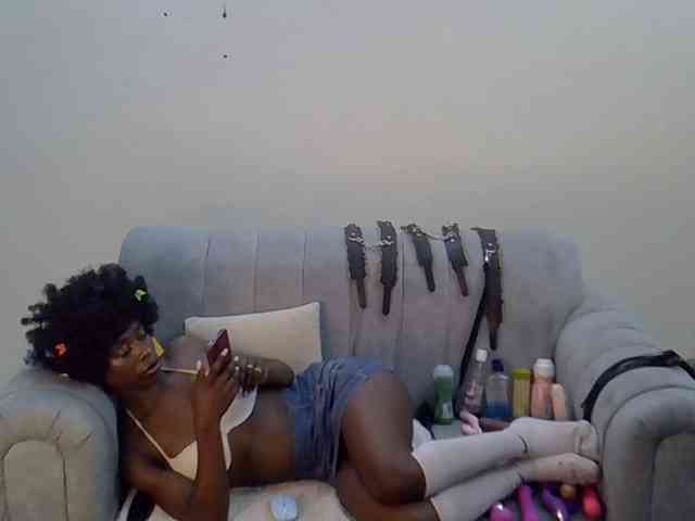 Divaslutty webcam