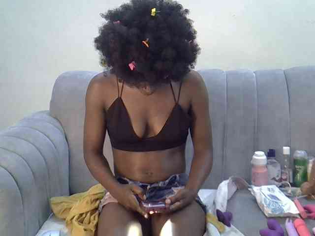 Divaslutty webcam
