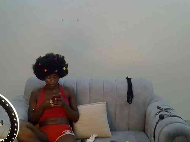 Divaslutty webcam