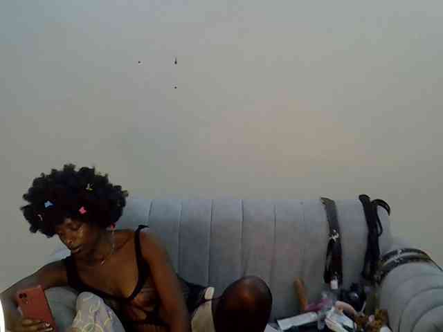 Divaslutty webcam