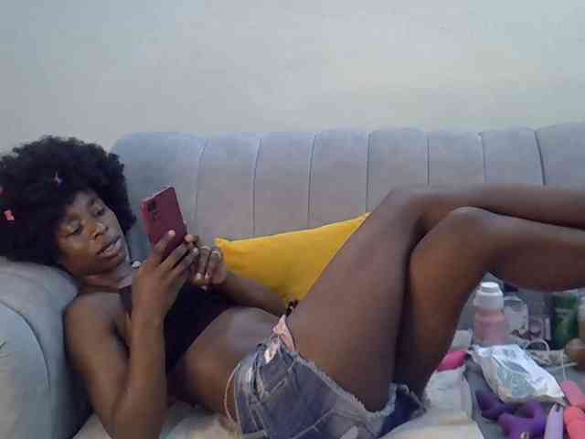 Divaslutty webcam
