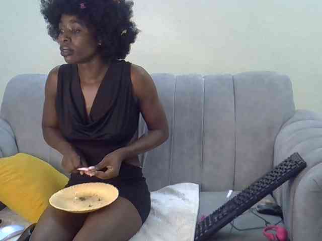 Divaslutty webcam