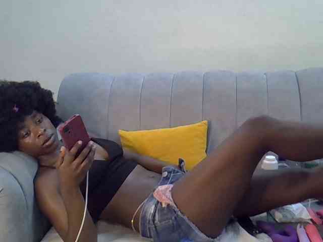 Divaslutty webcam