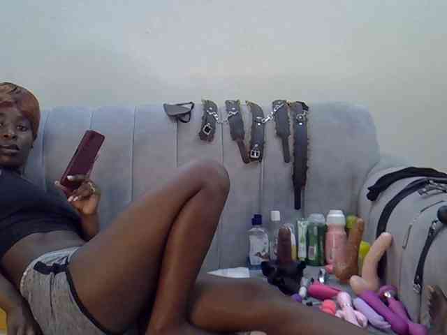 Divaslutty webcam