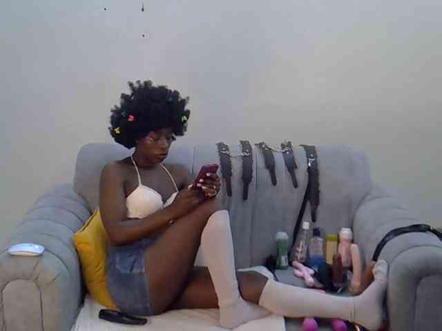 Divaslutty webcam