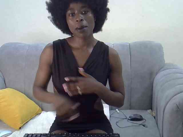 Divaslutty webcam