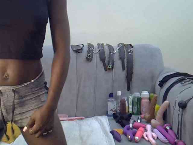 Divaslutty webcam