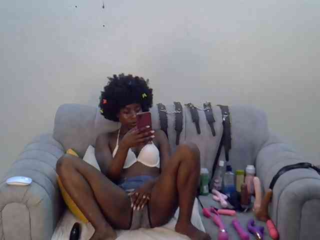 Divaslutty webcam