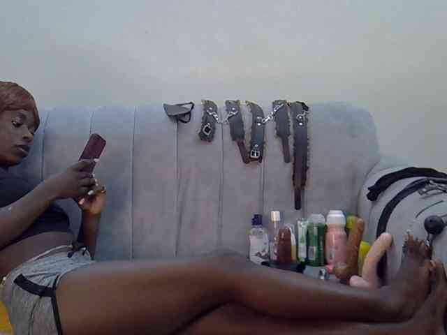 Divaslutty webcam