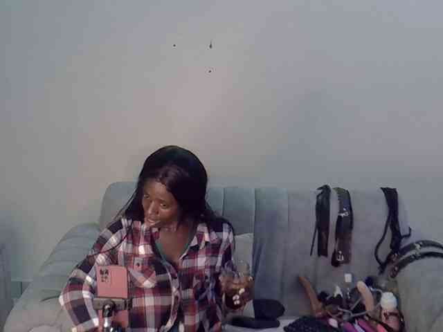 Divaslutty webcam