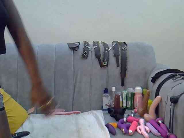Divaslutty webcam