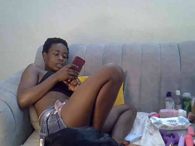 Divaslutty webcam