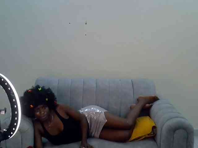 Divaslutty webcam