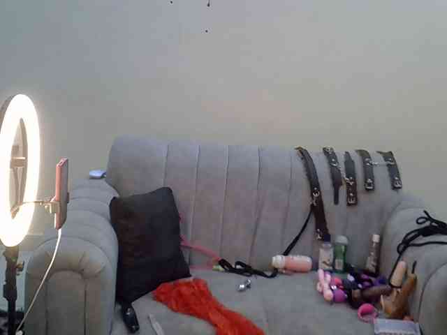 Divaslutty webcam