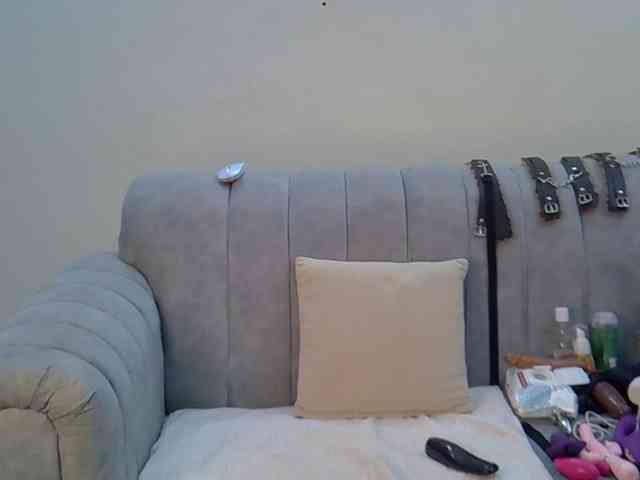 Divaslutty webcam