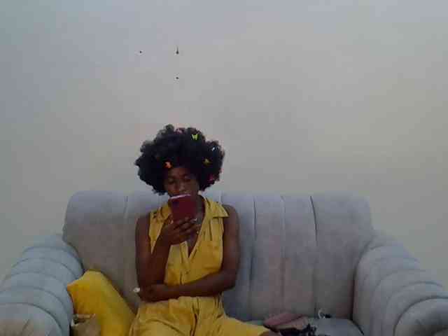 Divaslutty webcam
