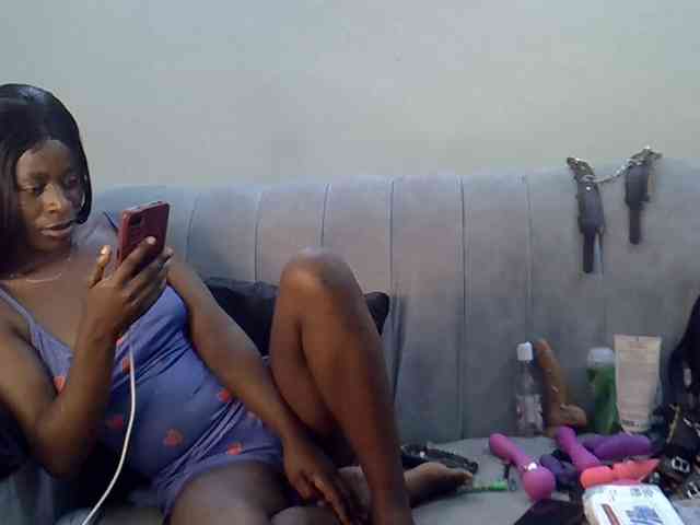 Divaslutty webcam