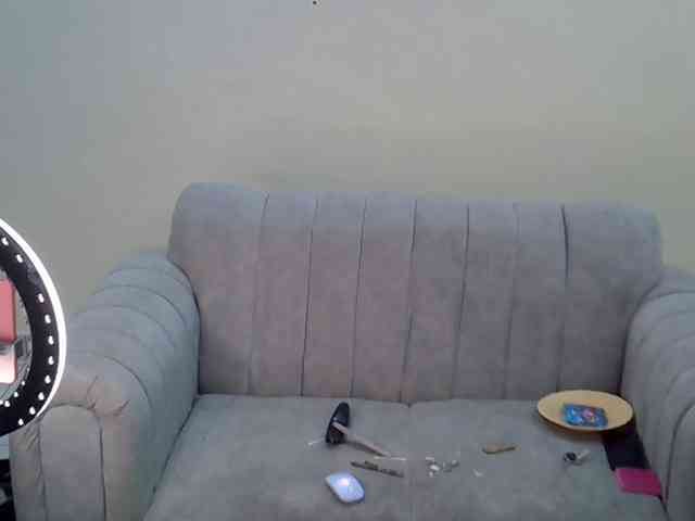 Divaslutty webcam