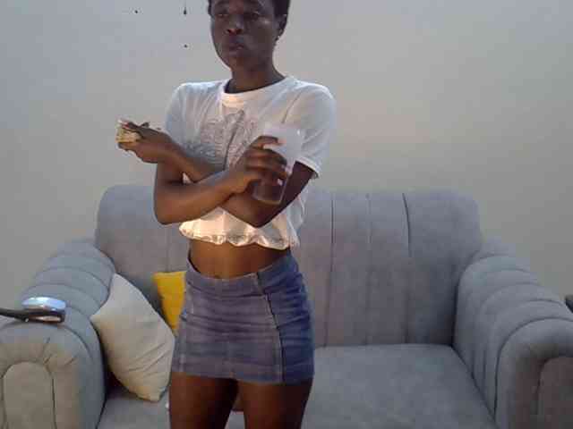 Divaslutty webcam