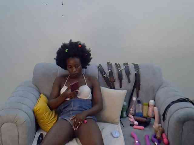 Divaslutty webcam