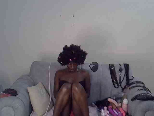 Divaslutty webcam
