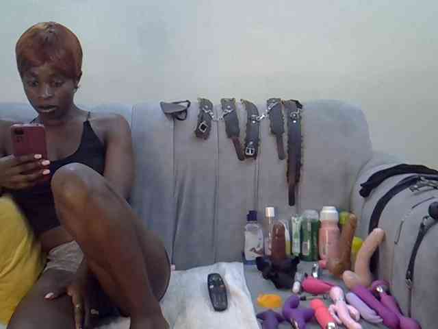 Divaslutty webcam