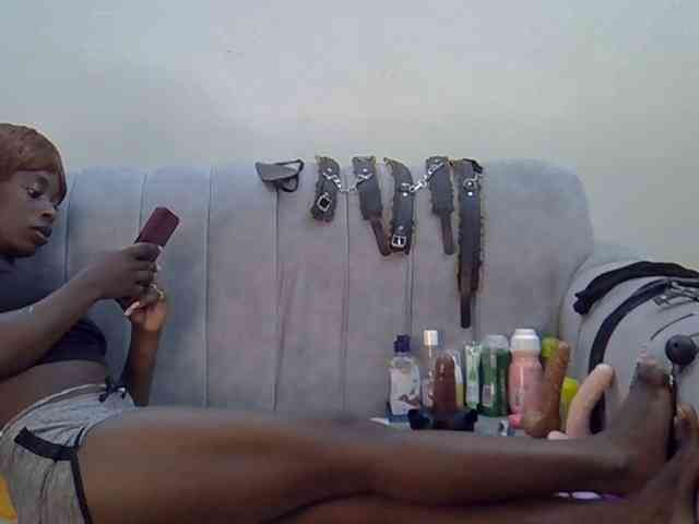 Divaslutty webcam