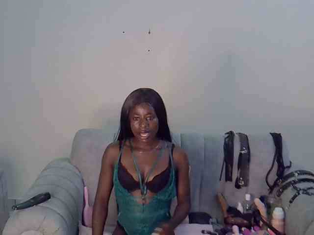 Divaslutty webcam