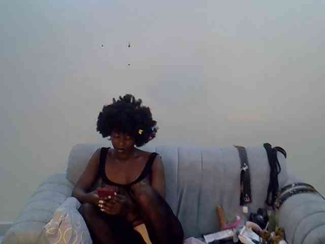 Divaslutty webcam