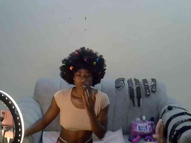 Divaslutty webcam