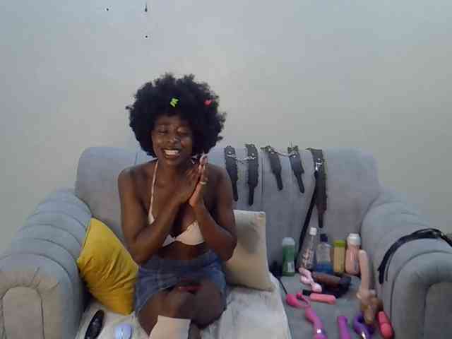 Divaslutty webcam