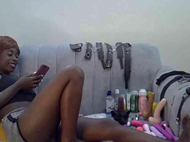 Divaslutty webcam