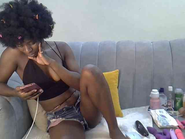 Divaslutty webcam