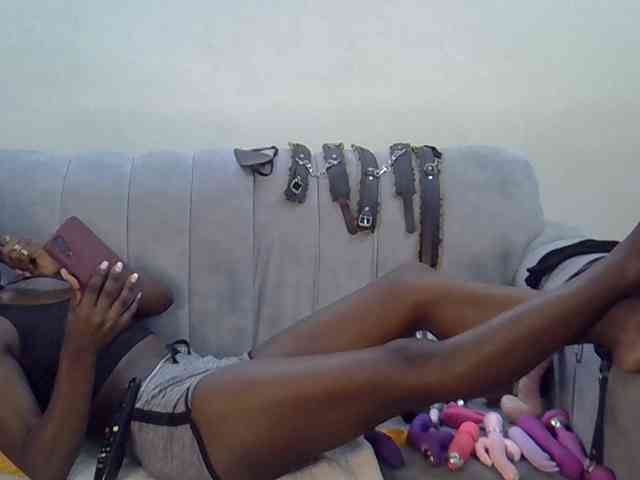 Divaslutty webcam