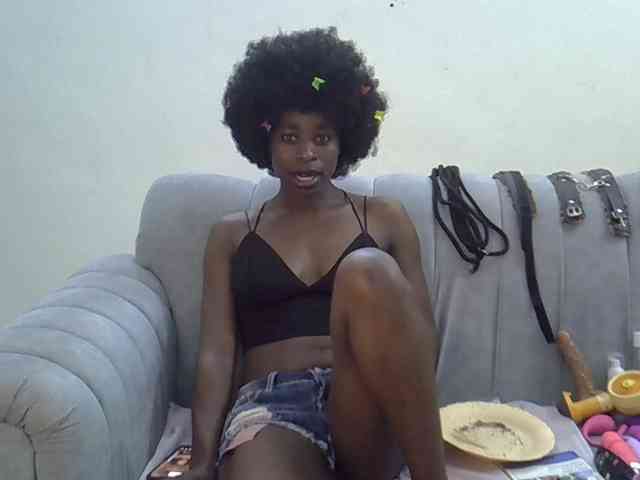Divaslutty webcam
